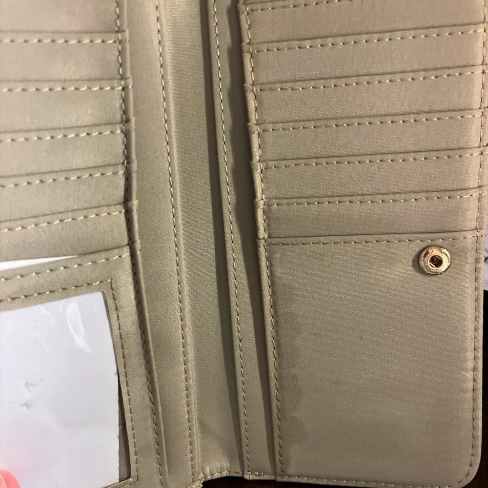 New with Tags Beverly Hills Polo Club Brown Wallet